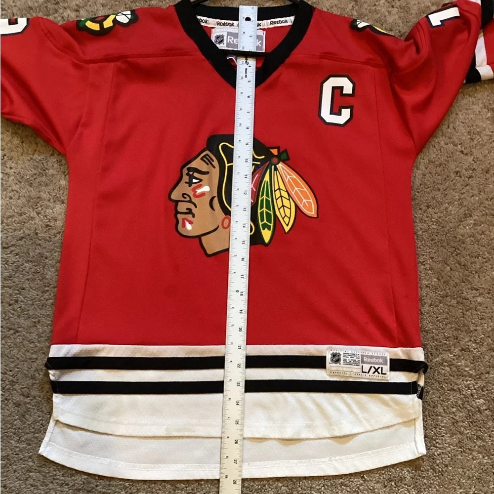 Rebok Chicago Blackhawks Toews Jersey Used - Picture 9 of 14